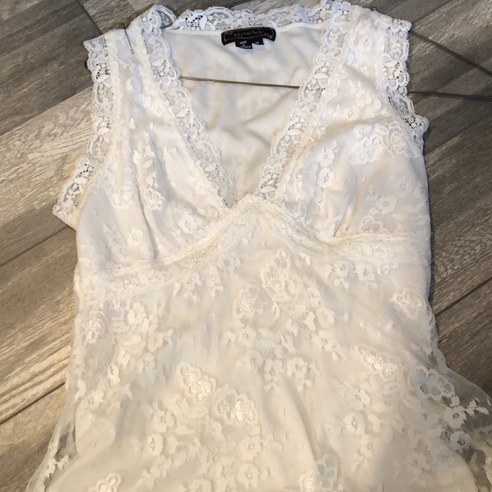 V-Neck Lace Sleeveless Top
